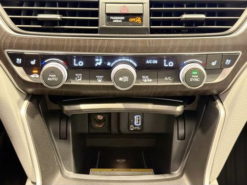 Used 2019 Honda Accord Touring image 14