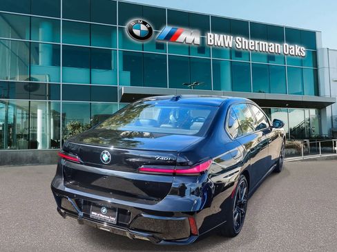 New 2026 BMW 740i image 4