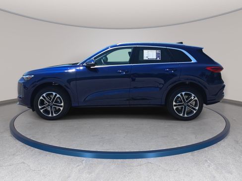Used 2025 Audi Q5 Premium w/ Convenience Package AWD/4WD image 7