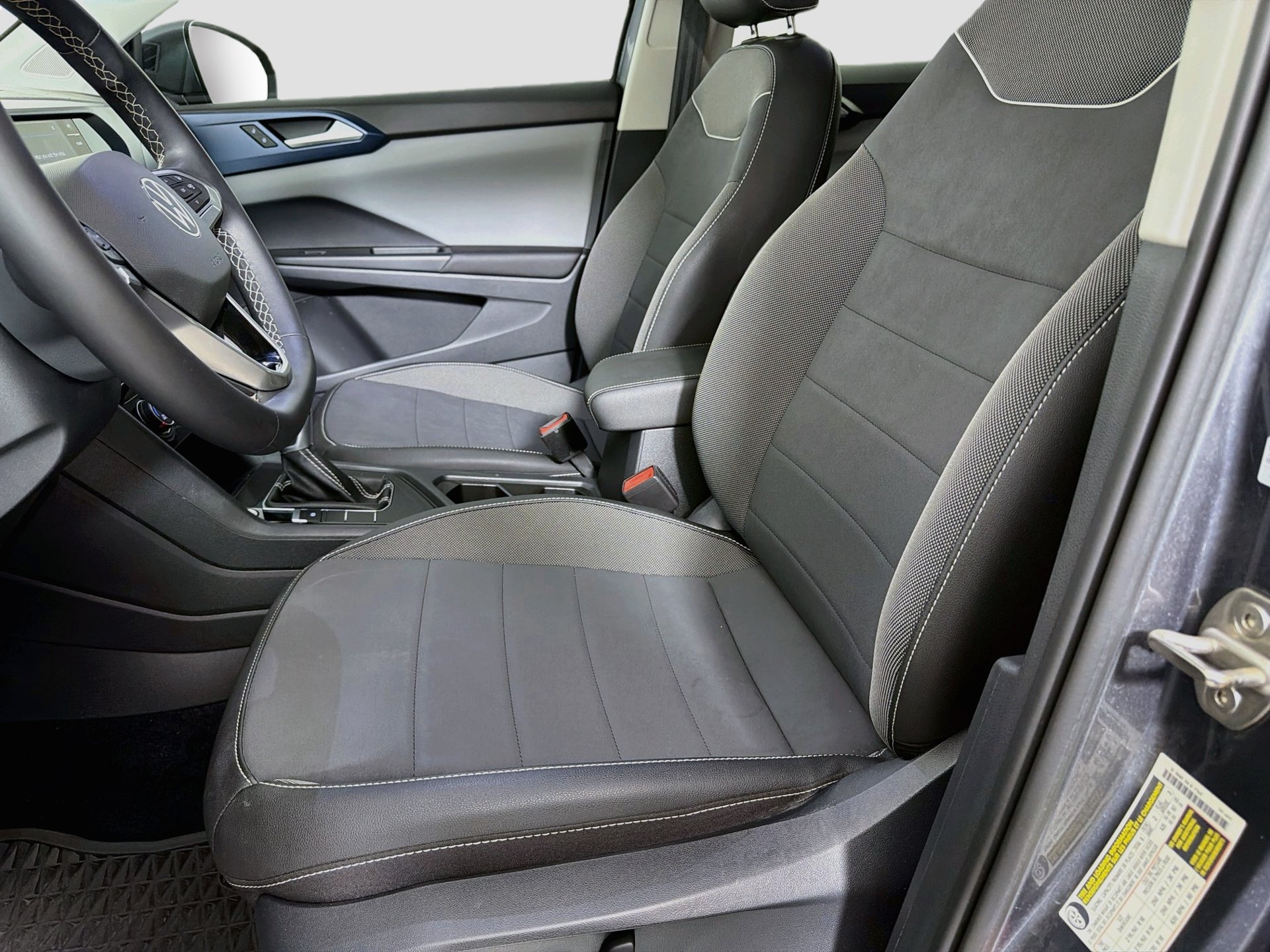 Certified 2023 Volkswagen Taos SE w/ Panoramic Sunroof Package FWD image 17