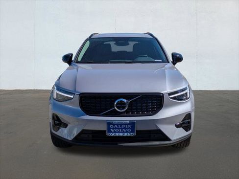 New 2026 Volvo XC40 B5 Ultra w/ Climate Package image 4