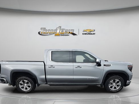 Used 2024 GMC Sierra 1500 SLE w/ Preferred Package AWD/4WD image 10