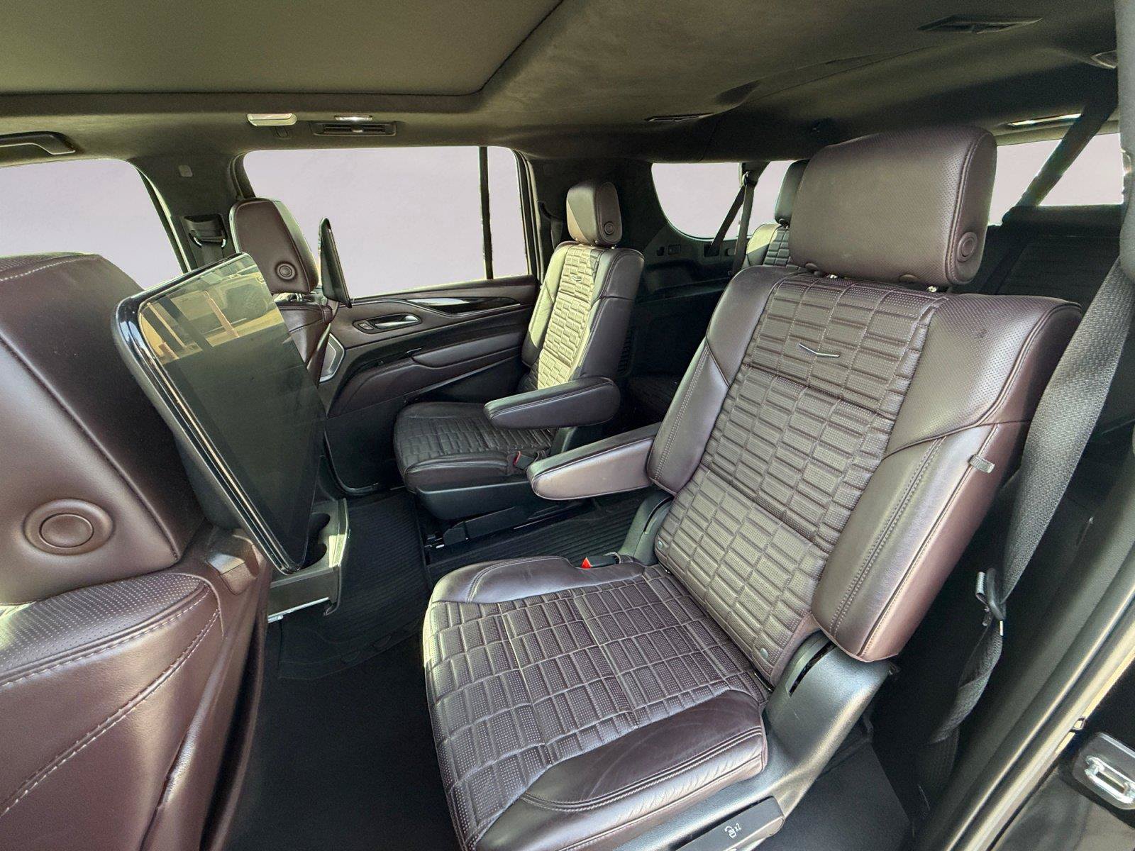 Certified 2023 Cadillac Escalade ESV Sport Platinum w/ LPO, Floor Liner Package AWD/4WD image 13