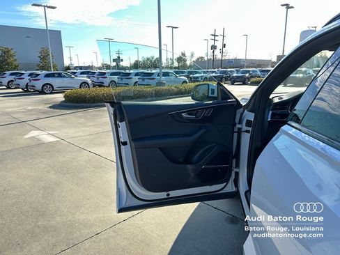 New 2026 Audi Q8 Premium Plus image 7