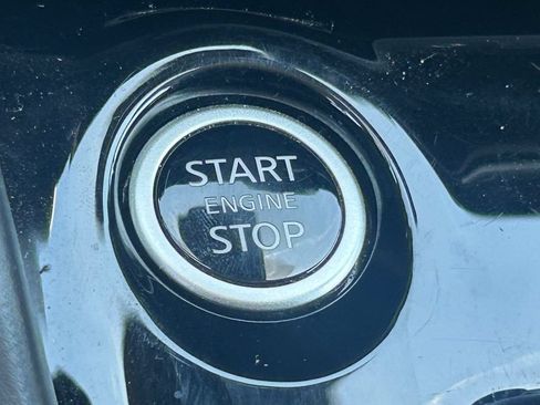 Used 2025 Nissan Versa SV FWD image 17