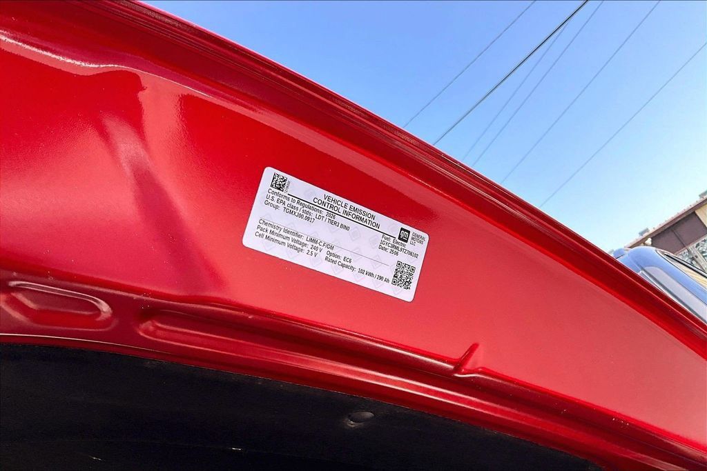 Certified 2026 Cadillac Vistiq Platinum w/ LPO, Floor Liner Package AWD/4WD image 32