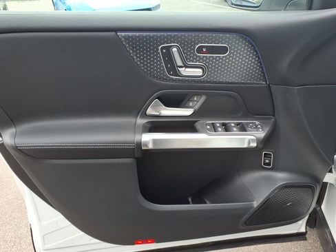 New 2026 Mercedes-Benz GLB 250 4MATIC image 11