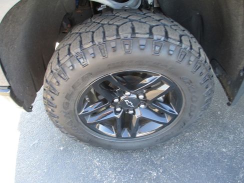 Used 2021 Chevrolet Silverado 1500 LT Trail Boss w/ Convenience Package II image 13