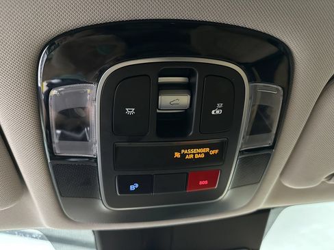 Used 2025 Hyundai Sonata Limited FWD image 32