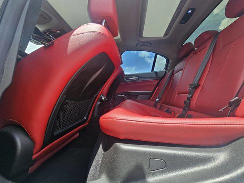 Used 2019 Alfa Romeo Giulia w/ Quick Order Package 22K Sport image 31