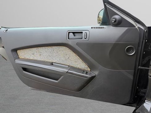 Used 2013 Ford Mustang Coupe image 10