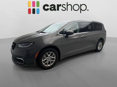 Used 2023 Chrysler Pacifica Touring-L