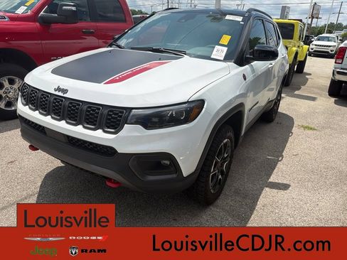 Used 2025 Jeep Compass Trailhawk w/ Trailhawk Elite Group AWD/4WD image 1