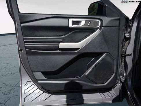 Used 2021 Ford Explorer XLT w/ Equipment Group 202A image 27