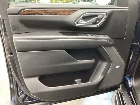 Used 2021 Chevrolet Tahoe Premier w/ Premium Package image 24