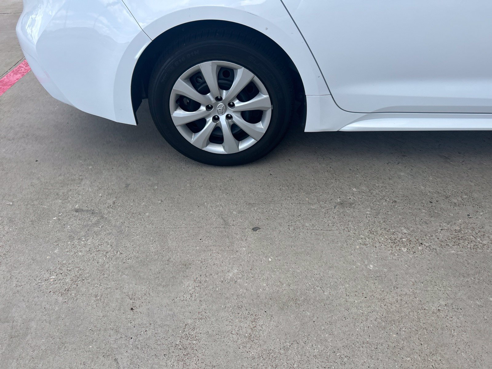 Used 2025 Toyota Corolla LE FWD image 8