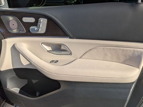 Certified 2025 Mercedes-Benz GLS 63 AMG 4MATIC image 39