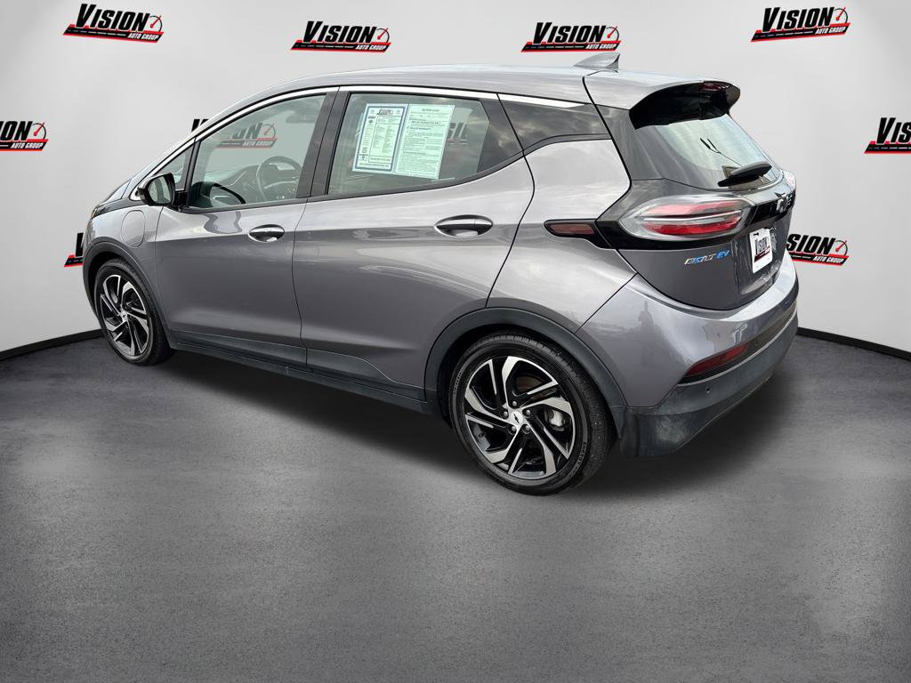 Used 2023 Chevrolet Bolt LT w/ Infotainment Package FWD image 3