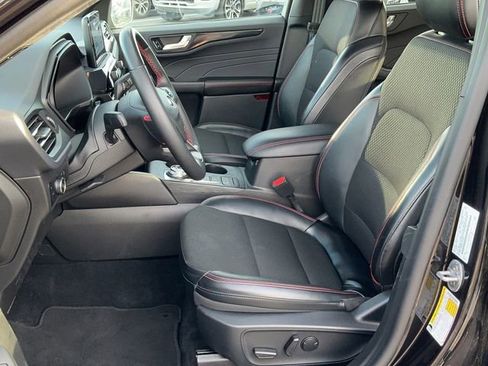 Used 2025 Ford Escape ST-Line Select AWD/4WD image 17