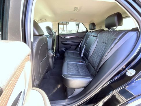 Certified 2021 Buick Envision Avenir AWD/4WD image 11