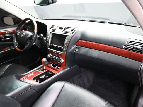 Used 2011 Lexus LS 460 L w/ Luxury Pkg image 41