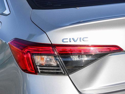 Used 2024 Honda Civic EX image 7