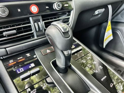 Certified 2026 Porsche Macan image 24
