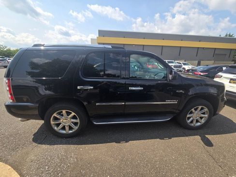 Used 2013 GMC Yukon Denali AWD/4WD image 8