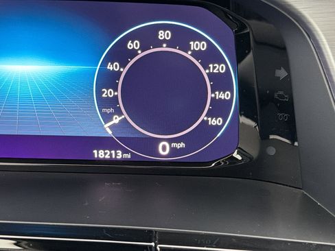 Used 2025 Volkswagen Atlas Cross Sport SE image 18