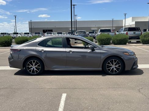 Used 2024 Toyota Camry SE w/ Convenience Package image 6