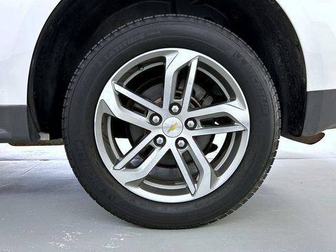Certified 2017 Chevrolet Equinox Premier w/ Enhanced Convenience Package FWD image 23