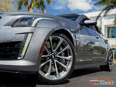 Used 2019 Cadillac CTS V w/ Luxury Package image 12