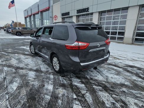 Used 2015 Toyota Sienna Limited Premium image 5