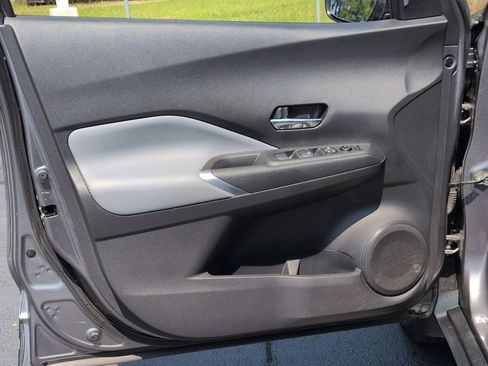Used 2023 Nissan Kicks SR w/ SR Premium Package FWD image 12
