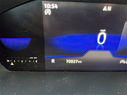 Used 2022 Volkswagen Tiguan SE image 33