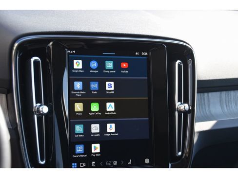 Certified 2025 Volvo XC40 B5 Plus w/ Protection Package Premier image 20