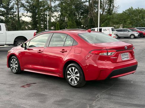 Used 2021 Toyota Corolla LE FWD image 28