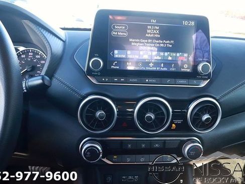 Used 2024 Nissan Sentra SV image 17