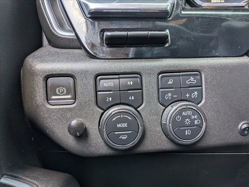 Used 2023 Chevrolet Silverado 1500 High Country w/ High Country Premium Package AWD/4WD image 16