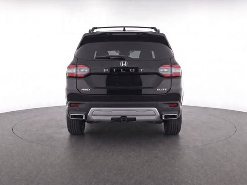 Used 2023 Honda Pilot Elite image 7