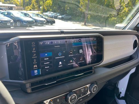 Used 2025 Jeep Wrangler Sahara image 20