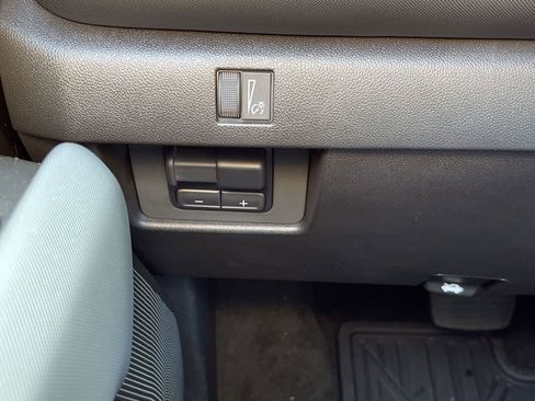 Used 2025 Chevrolet Colorado Z71 w/ Technology Package image 18