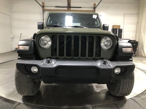 Used 2021 Jeep Gladiator Sport image 2