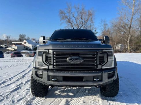 Used 2022 Ford F450 Platinum w/ FX4 Off-Road Package image 2
