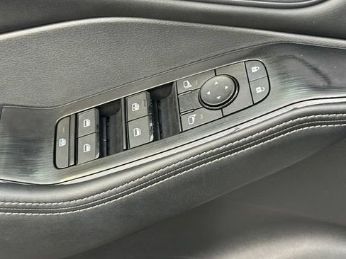 Used 2025 Nissan Rogue SV AWD/4WD image 20