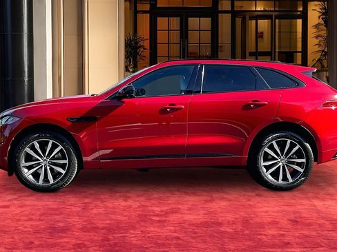 Used 2024 Jaguar F-PACE R-Dynamic S image 14