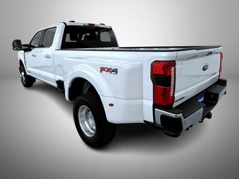 Used 2023 Ford F350 Lariat w/ Lariat Ultimate Package AWD/4WD image 7