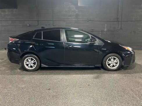 Used 2016 Toyota Prius Two image 6