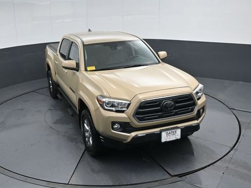 Certified 2018 Toyota Tacoma SR5 image 43