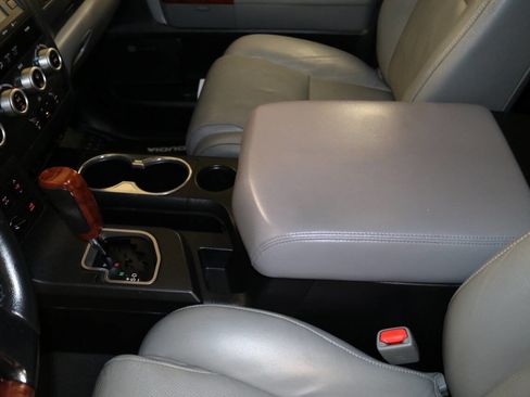 Used 2020 Toyota Sequoia Platinum image 42